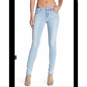 Light Wash High Rise Skinny Jeans | Blue
